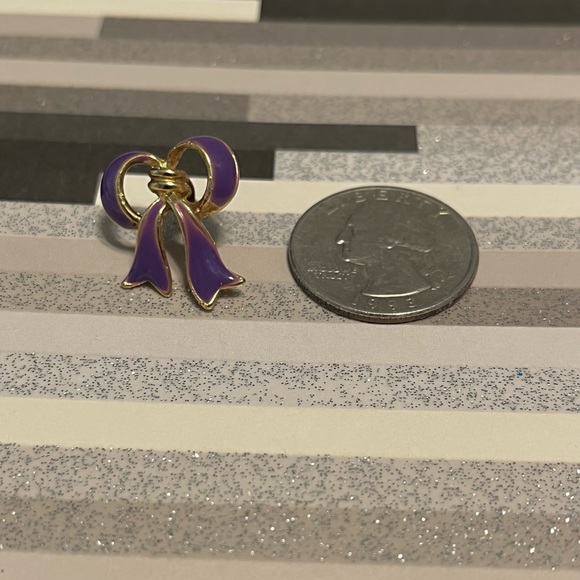 Vintage earrings c.1980s 🖤 - Picture 3 of 4